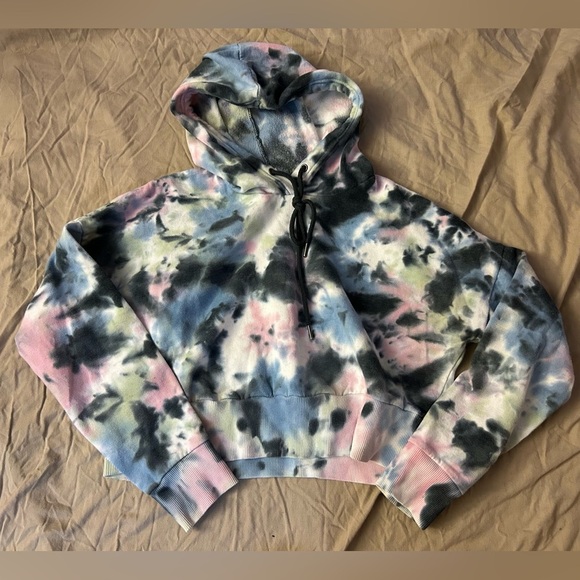 Tie-Dye Women's Crop Hoodie - Picture 2 of 3